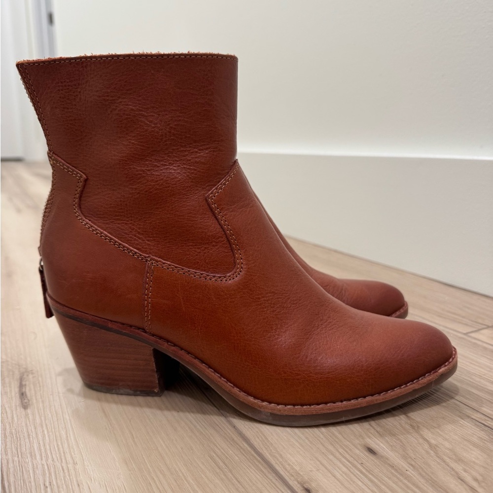 Sofft Women’s Annabelle Bourbon Leather Ankle Boots - Picture 2 of 7